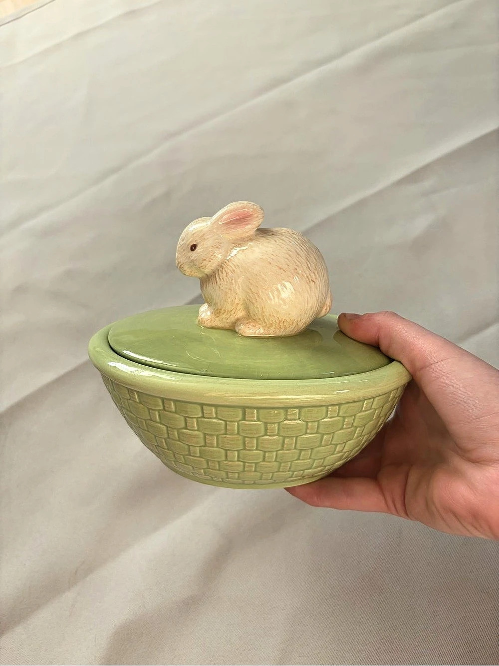 Vintage Hallmark Green Ceramic Bunny Rabbit Lidded Basket Candy Dish